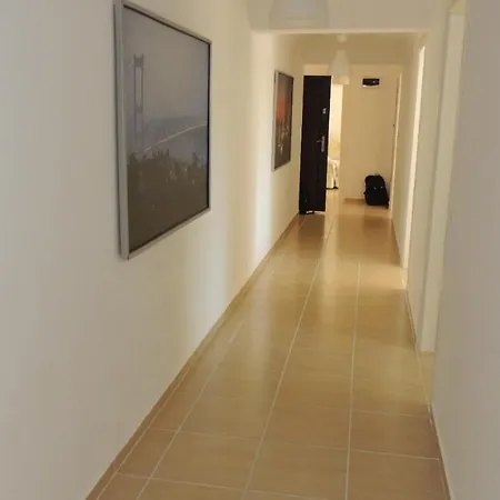 شقة Huge 3 Bedroom Apartment, 100 Metres From Beach, Mavisehir, *