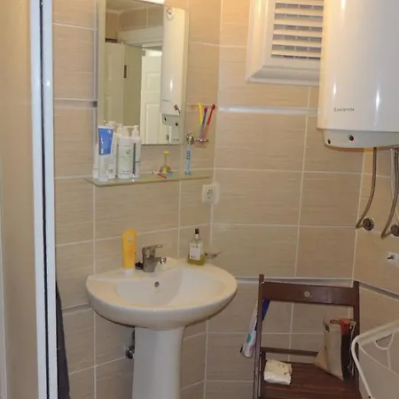 Huge 3 Bedroom Apartment, 100 Metres From Beach, Mavisehir, Apartament