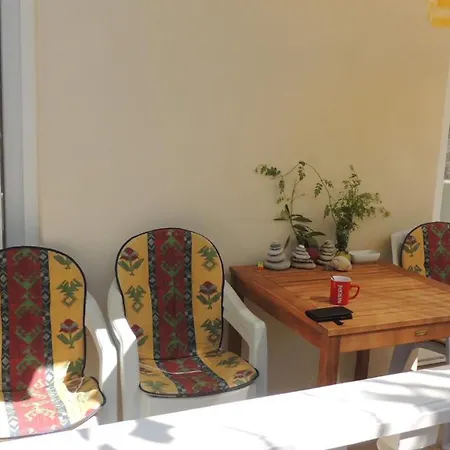 Huge 3 Bedroom Apartment, 100 Metres From Beach, Mavisehir, Apartament